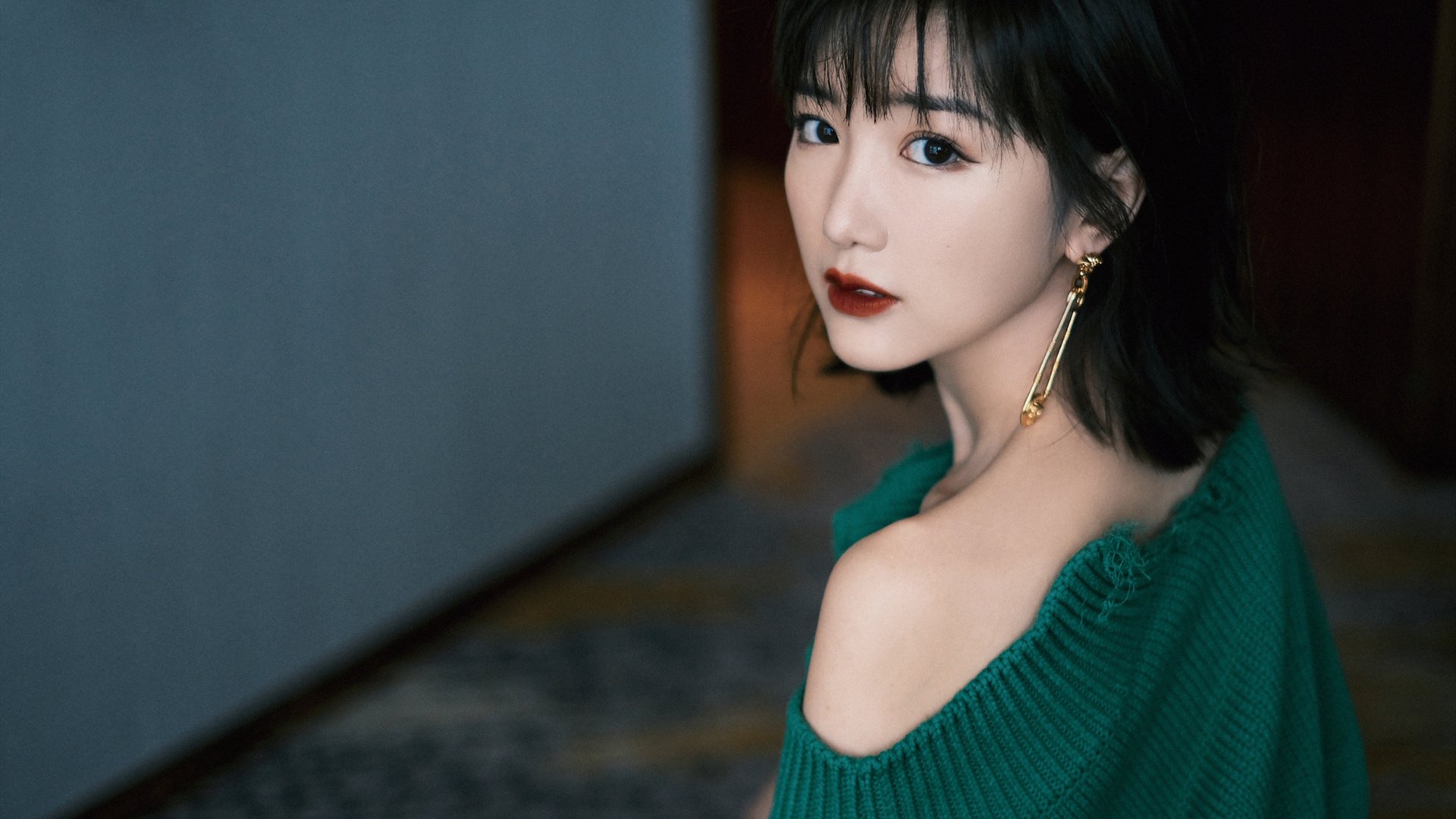 华体会app安装-卡普尔的突破技巧与强大冲击力，让袋鼠队在进攻中拥有多种选择